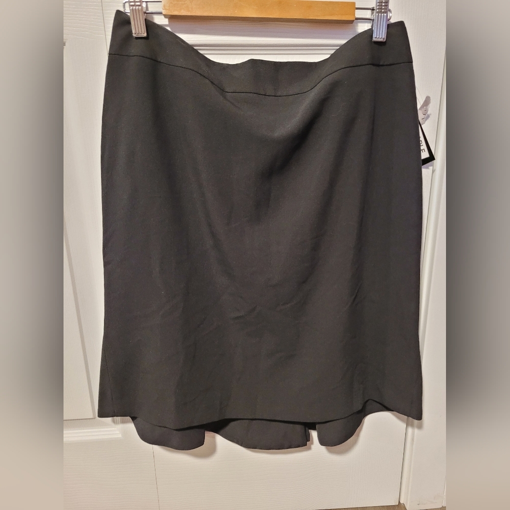 Larry Levine Classic Black Pencil Skirt